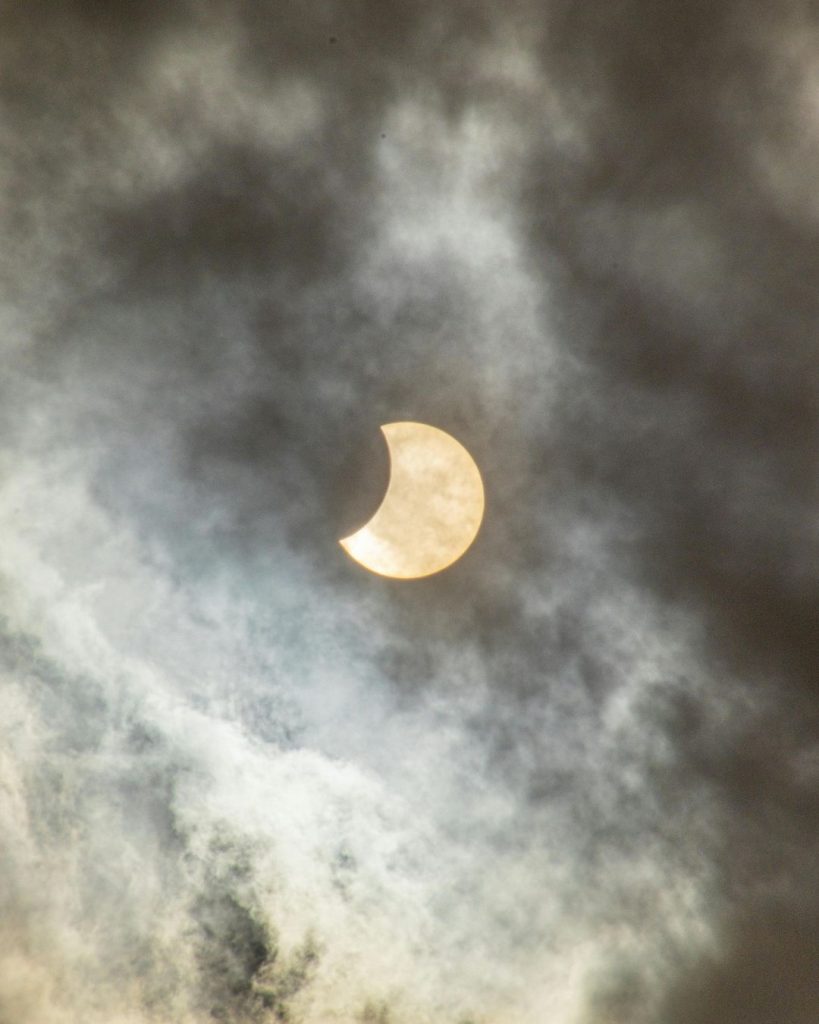 Suspenden clases por eclipse
