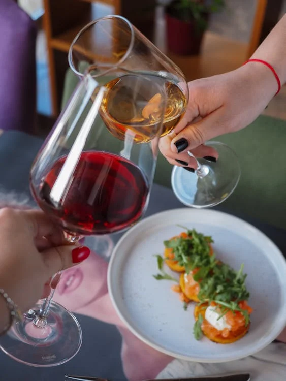 🍷 El Festival Internacional del Vino de San Luis Potosí está de vuelta para una experiencia inolvidable los días 14 y 15 de junio de 2024, en el prestigioso Centro de las Artes.