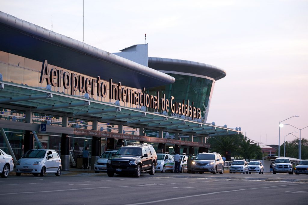 🌐✈️ ¡Guadalajara Alza el Vuelo con Nuevas Rutas de Viva Aerobus! ✈️🌐🚀 ¡Gran noticia para los aventureros! A partir de diciembre, Viva Aerobus lanzará ocho rutas frescas desde Guadalajara, con destinos internacionales y nacionales que te van a encantar. 🌟🇲🇽
