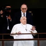 El Papa Francisco reaparece tras su enfermedad: un testimonio de fe y resiliencia